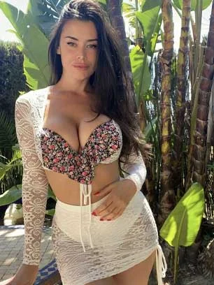 Female Escorts in golf-course-road